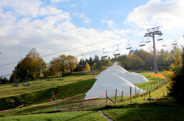 Světoví snowboardisté na Monínci poradí a ukáží 