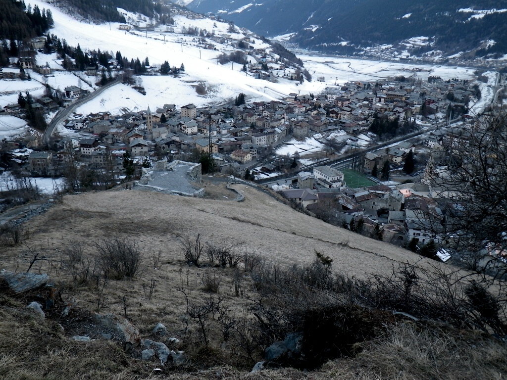 Pohled na Bormio od hradu svatého Petra.