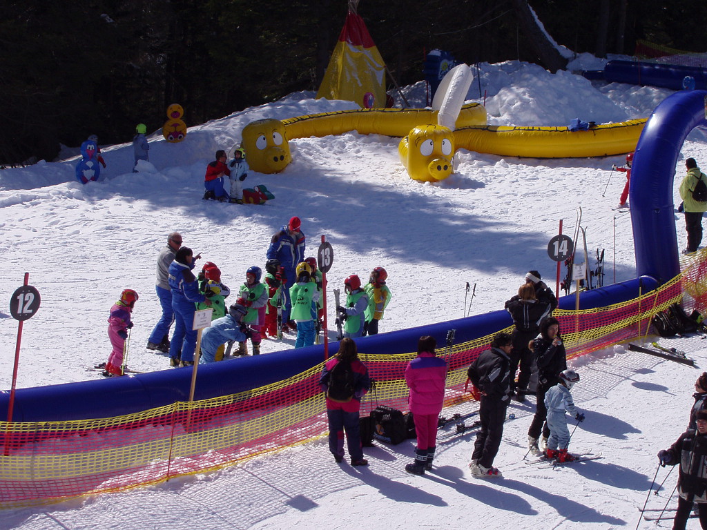 Folgarida, dětské lyžařské hřiště.