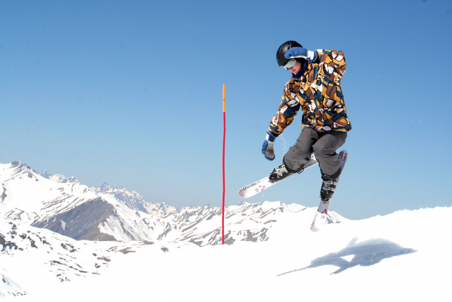 TEST Lyžařská a snowboardová helma Crivit Kalle