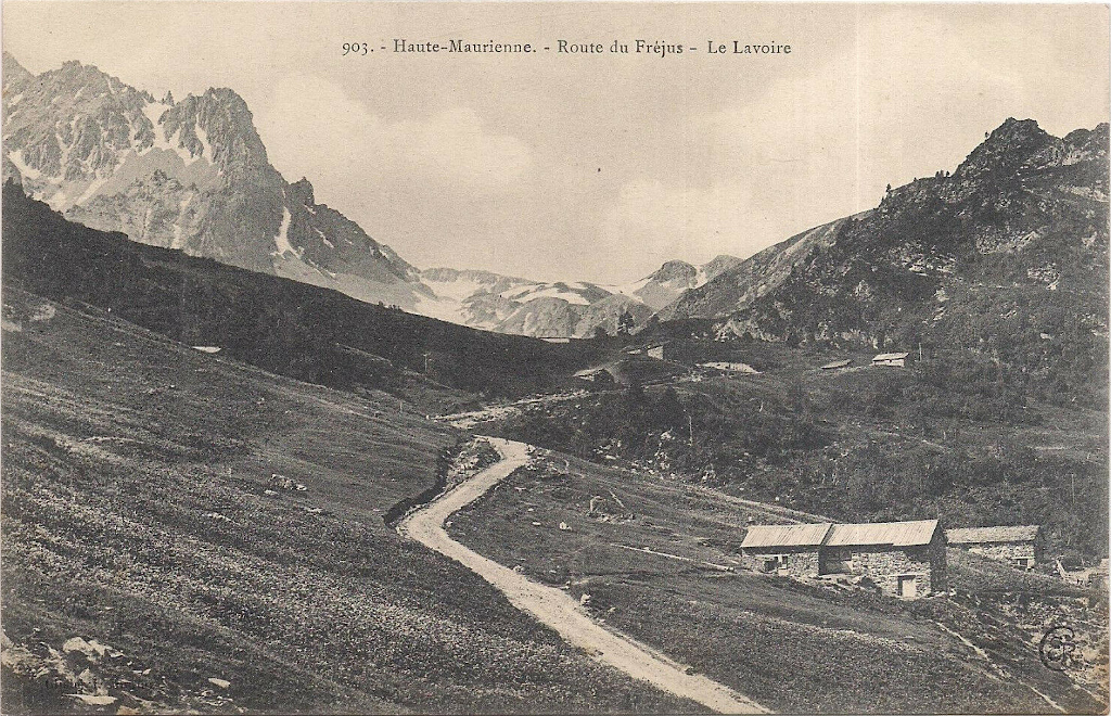 Route du Fréjus, v osadě Lavoire pod Col du Fréjus.