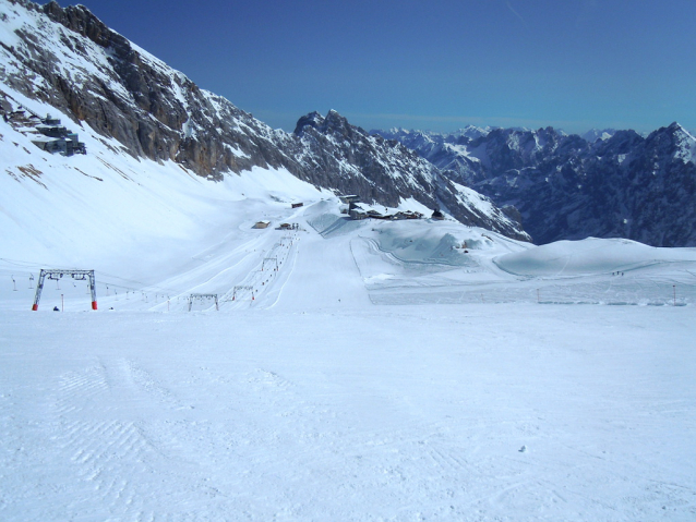 Zugspitze – lyžařský ledovec pro železniční fandy