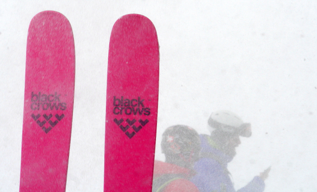 Jak se jezdí na lyžích Black Crows?