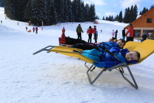 Koncoročné pobyty pre lyžiarov a nezmenené ceny skipasov v Ski Oravská Lesná 