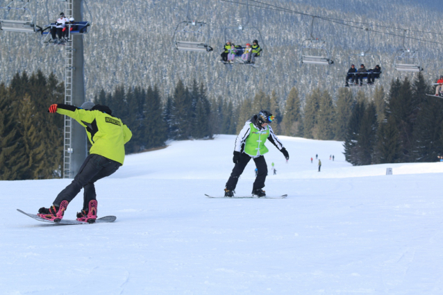 Koncoročné pobyty pre lyžiarov a nezmenené ceny skipasov v Ski Oravská Lesná 