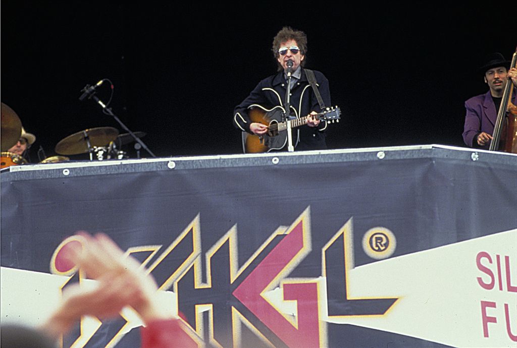 Bob Dylan hraje a zpívá v Ischgl.