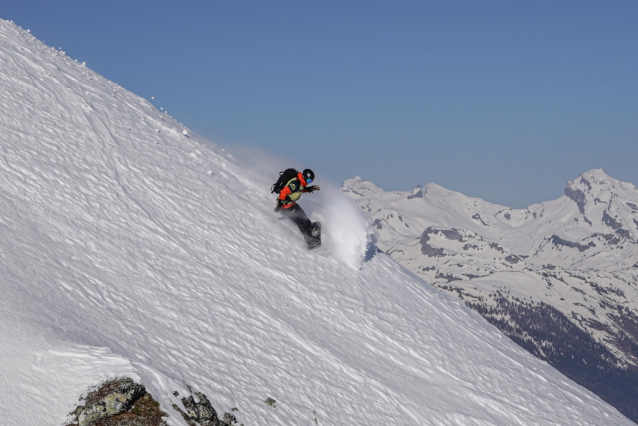 Nendaz Freeride: Incredible Performances Despite Challenging Snow Conditions