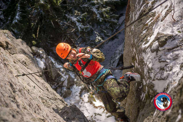 Winter Survival Jeseníky: mrazivé táboření, běh po kopcích a lezení na skalách