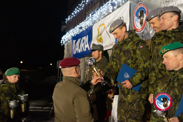 Poláci vyslali ženské družstvo do vojenského Winter Survival Jeseníky