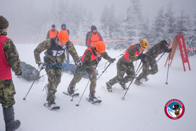 Poláci vyslali ženské družstvo do vojenského Winter Survival Jeseníky