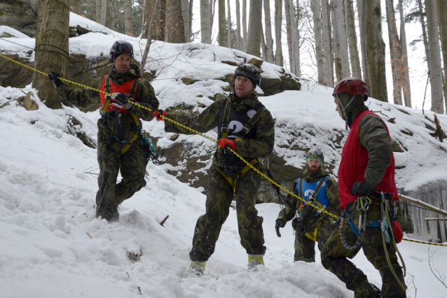 V Jeseníkách byl zahájen extrémní armádní závod Winter Survival