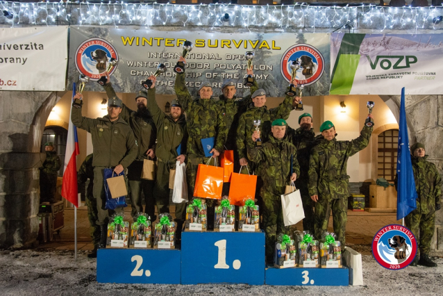 Poláci vyslali ženské družstvo do vojenského Winter Survival Jeseníky