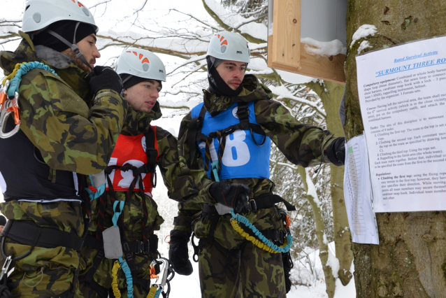 Winter Survival 3. den: lezení po skalách na Rabštejně