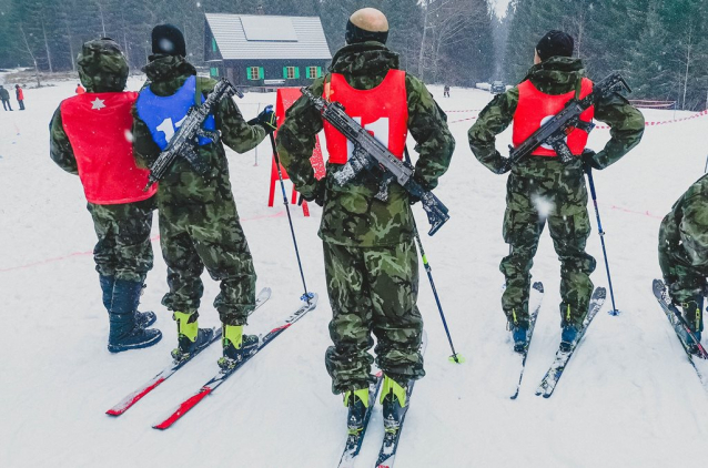 Winter Survival Jeseníky: mrazivé táboření, běh po kopcích a lezení na skalách