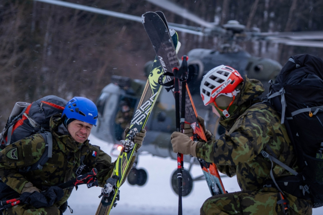 Vojenský Winter Survival vyhráli hasiči