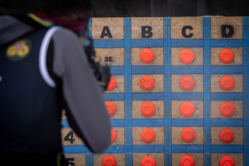 Střelba na závodech v přírodě.