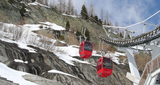 Ledovec ve Vallée Blanche vydal mrtvého snowboardistu po dvou letech