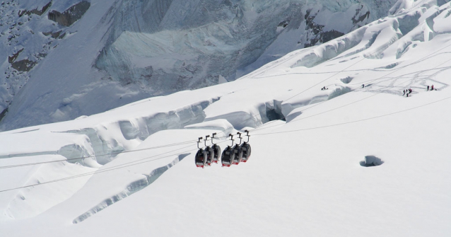 Ledovec ve Vallée Blanche vydal mrtvého snowboardistu po dvou letech