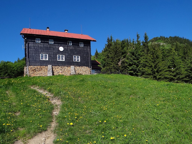 Belianskou nebo Necpalskou dolinou na chatu Pod Borišovom 