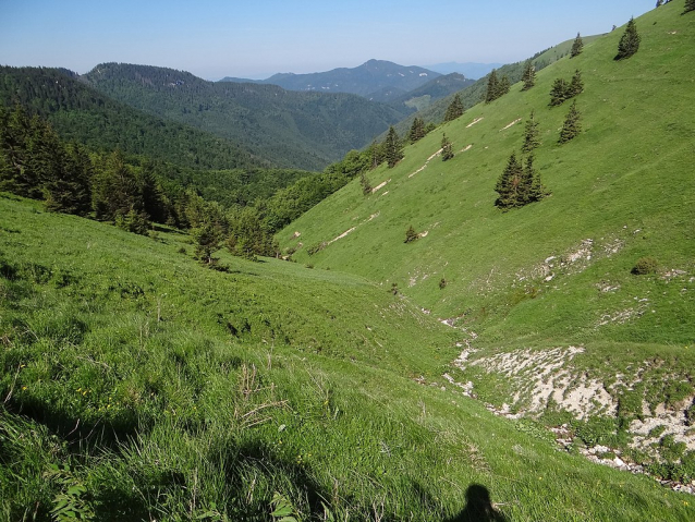 Belianskou nebo Necpalskou dolinou na chatu Pod Borišovom 