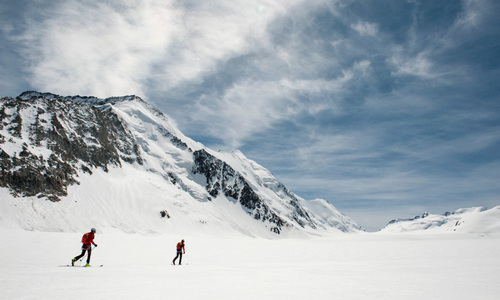 Extreme Ski Climbing: Seven Four-thousander Peaks in less than 24 hours!