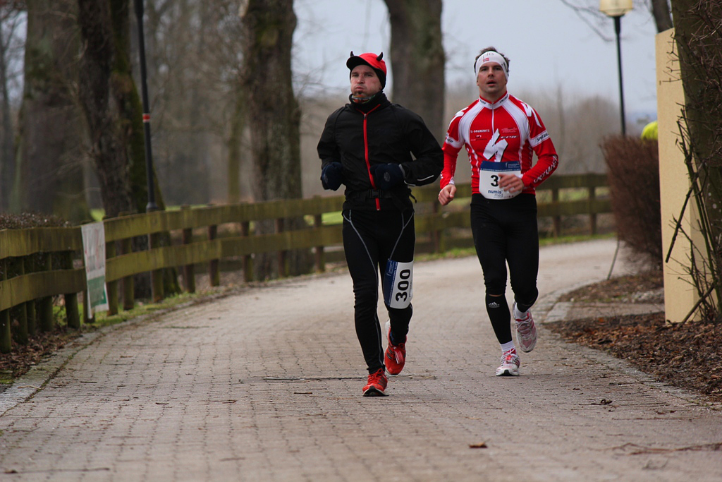 Je to peklo... Ale do cíle už jen kilometr! Johannesbad Thermen-Marathon 2013.