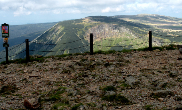 Sněžka (1603 m), nejvyšší česká hora