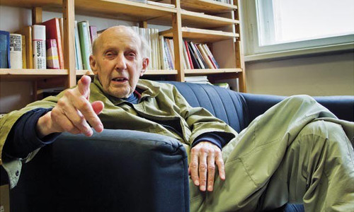 94letý Ložek je studentský Velemlok 94letý Ložek je studentský Velemlok