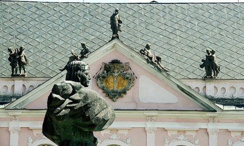 Pribina: moravský, slovenský, maďarský a rakouský kníže Pribina: moravský, slovenský, maďarský a rakouský kníže