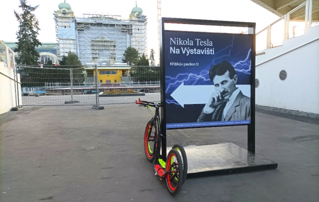 Jak se jezdí v Praze na koloběžce: 4 pokusy o zabití na 4 kilometrech