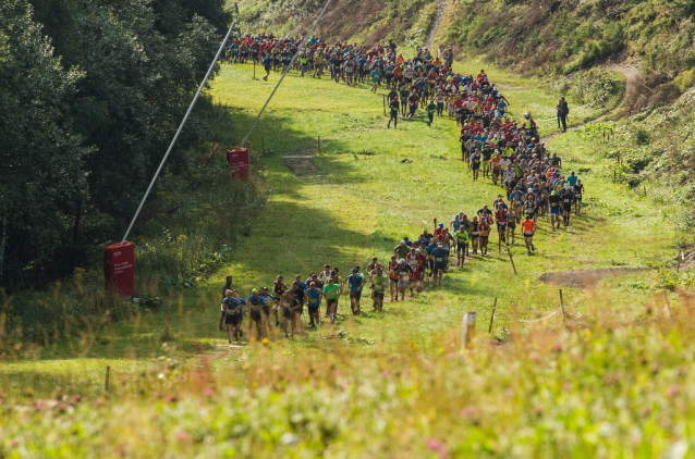 Podzimní barevnou galerii nabídl půlmaraton v Českém lese