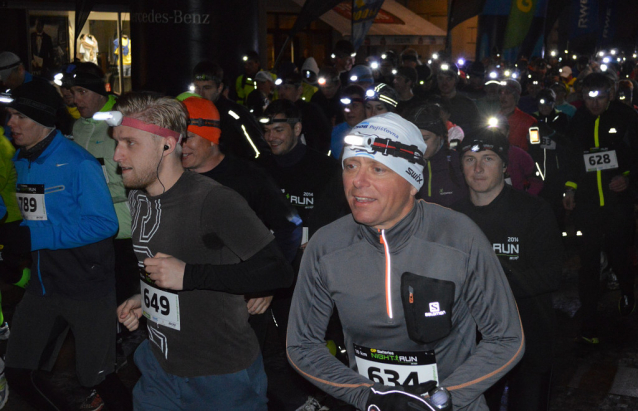 Night Run Ostrava běželo v mokru a mrholení 500 lidí