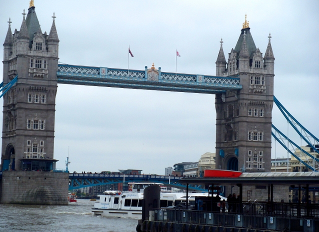 Londýn pěšky, double-deckerem, metrem a lodí