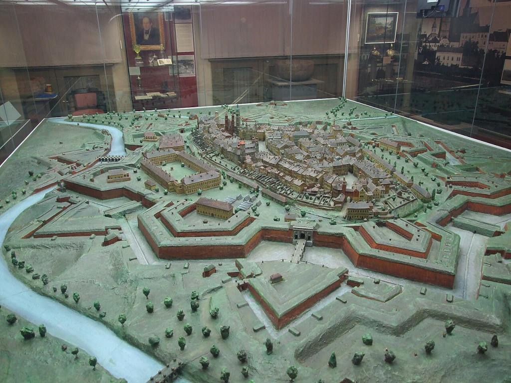 Pevnost Hradec Králové ze druhé poloviny 18. století.