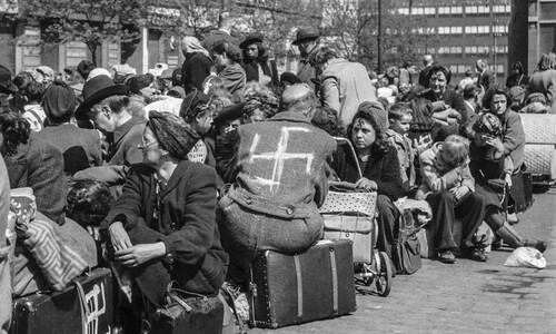 Vyhnání čili odsun Němců z Československa skončil 1946 v Karlových Varech Vyhnání čili odsun Němců z Československa skončil 1946 v Karlových Varech