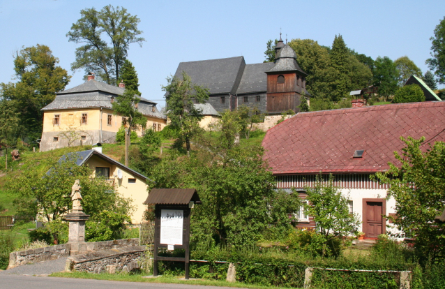 Kryštofovo Údolí: kostel, betlém, orloj, viadukt