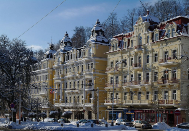 Sjezdovky, běžky a lázně v Mariánských Lázních