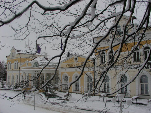 Sjezdovky, běžky a lázně v Mariánských Lázních