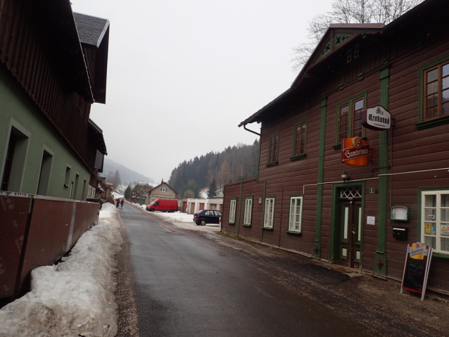 Trampové na skialpech sjeli Sněžku, podívali se do Soví doliny a na Dlouhý hřeben