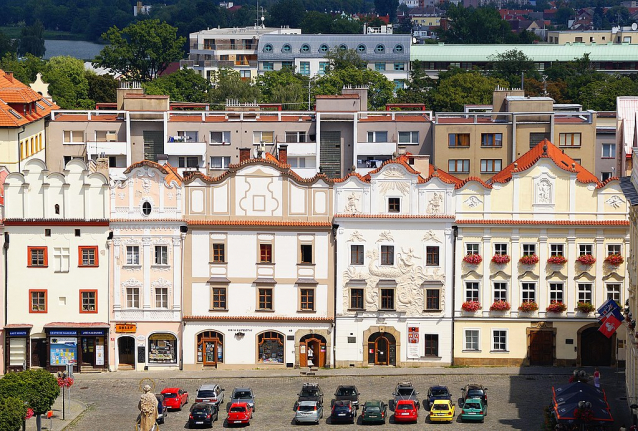 Labe mezi Hradcem a Pardubicemi