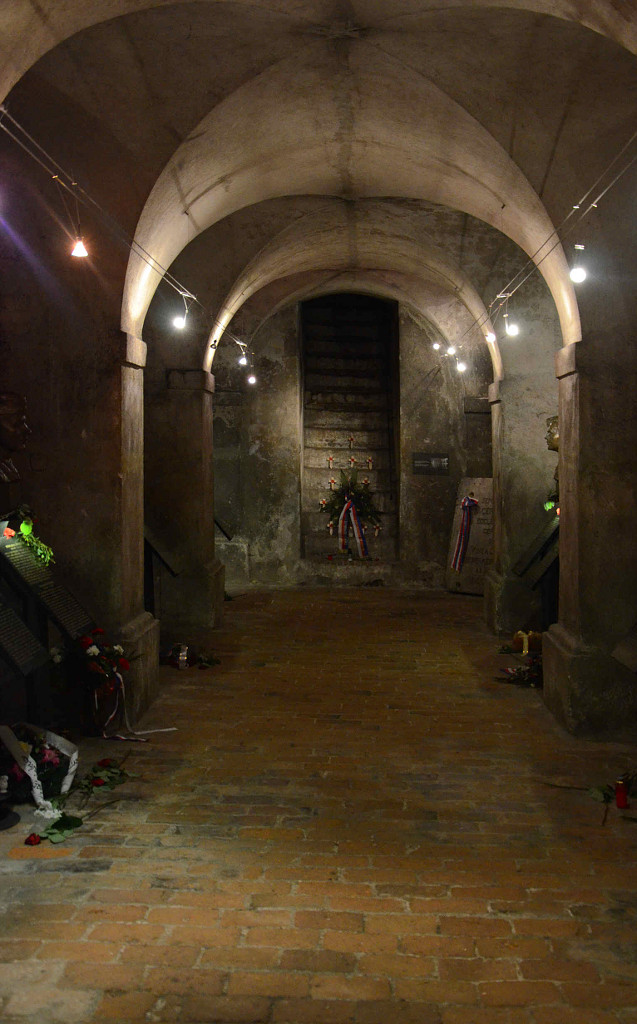 Krypta chrámu svatých Cyrila a Metoděje v Praze byla místem posledního boje československých parašutistů za 2. světové války.