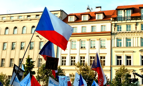 Řekněte příbuzným, že Babiš je hajzl! Řekněte příbuzným, že Babiš je hajzl!