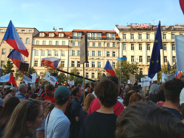 Řekněte příbuzným, že Babiš je hajzl! 