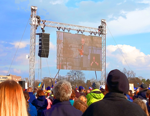 Proti Babišovi bouřilo čtvrt milionu lidí na Letné