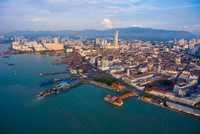 Alain Robert sólo: 20 minut na 153 výškových metrů bez jištění Alain Robert sólo: 20 minut na 153 výškových metrů bez jištění