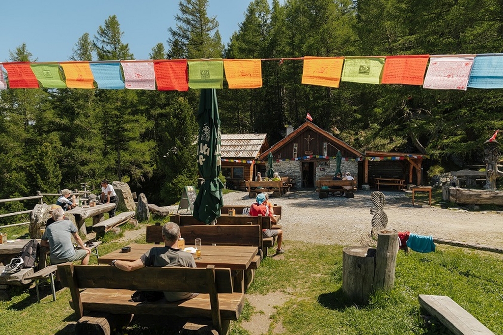 Lanser Alm, chata nad Innsbruckem kombinuje tyrolské a nepálské chutě.