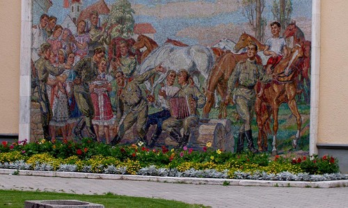 Čím víc fašisti, tím víc komunisti Čím víc fašisti, tím víc komunisti