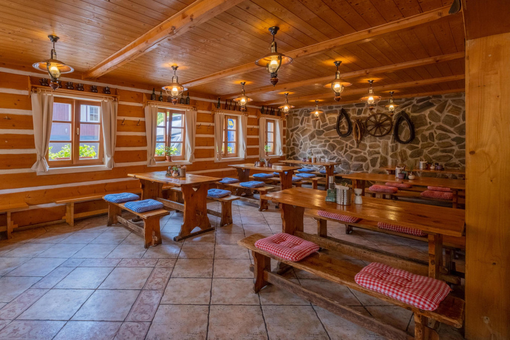 Rustikální restaurace Hvězda v Peci pod Sněžkou.