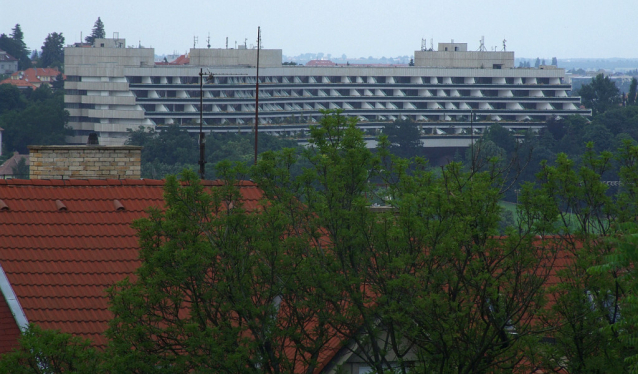 Hotel Praha v Dejvicích pomalu mizí