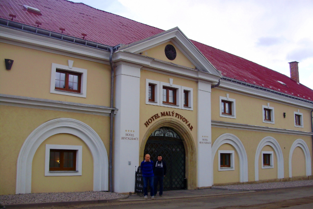 Velikonoční jízda na koloběžce z Mnichova Hradiště do Svijan